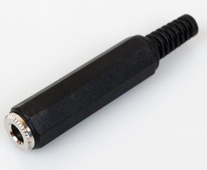 6.3mm (1/4'') stereo jack